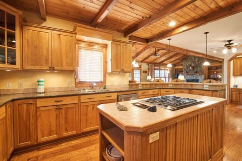 Beautiful Mountain Touches Extend into Kitchen