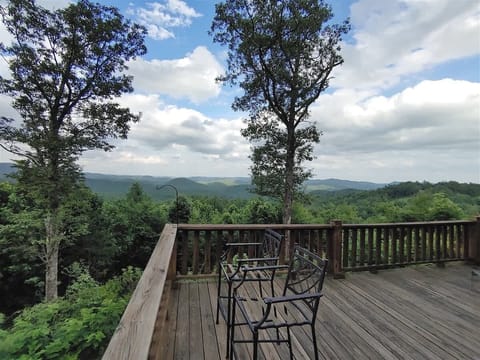 There is plenty of room for your guests to spread out and visit.