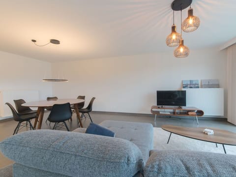 Table, Furniture, Property, Couch, Building, Lighting, Wood, Interior Design, Lamp, Architecture