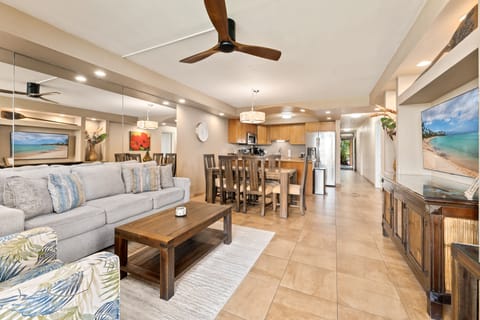 LIGHT AND BRIGHT LIVING ROOM