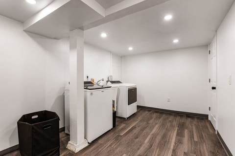 Laundry room (basement): You'll find the laundry room down in the basement with all the supplies you to wash your clothes. Detergent pod and fabric sheets included.