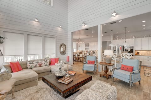 Main Living Area, 2nd Floor