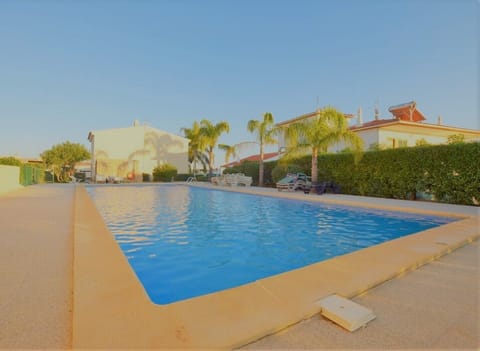 Piscina  Condomínio 