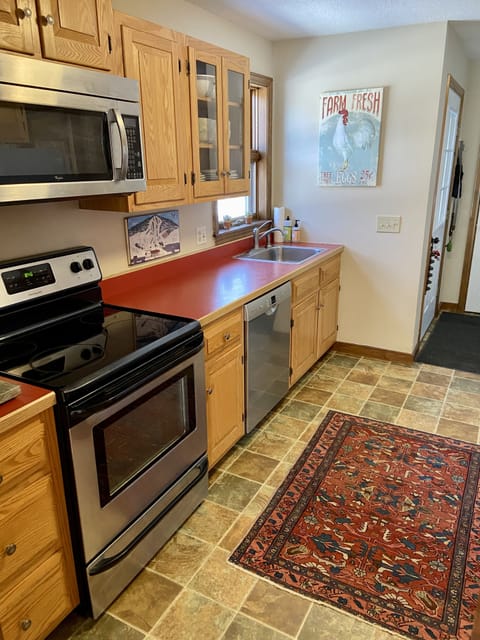 Fully equipped kitchen.