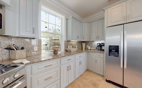 Spacious kitchen with lots of counter space - second floor