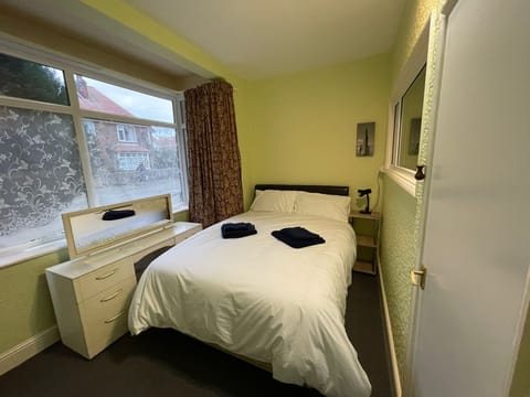 Flat 11 Ground Floor Holiday Flat Skegness - Double Bedroom
