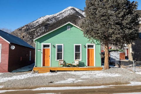Exterior view of the Brothel with a small sitting area for you to enjoy the mountain views. 