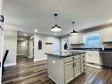 Large island and space in the Kitchen