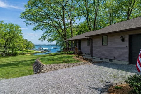 Welcome to your Lake Getaway