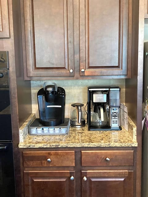 Coffee maker, Keurig, and hot water kettle