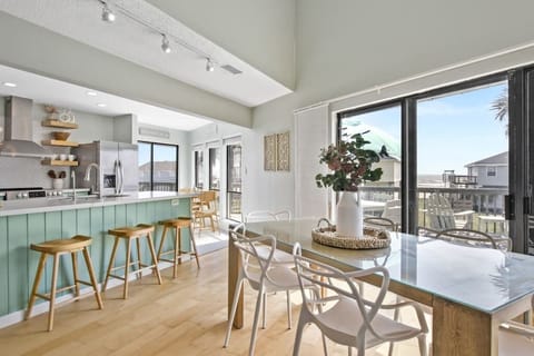 This beautiful bungalow is the perfect getaway to relax and leave your cares behind!  Enjoy a view of the ocean as you sip a cup of hot coffee in the morning or, while having breakfast.