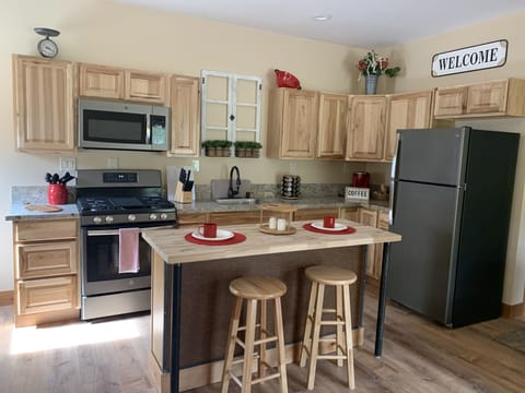 Kitchen with breakfast bar top