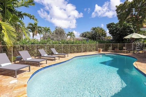 Large swimming pool with optional fence for safety