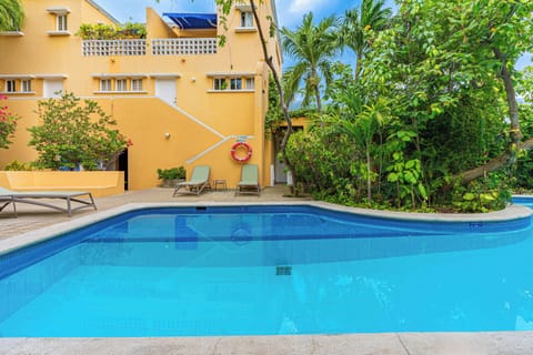 Ideal pool for relaxing