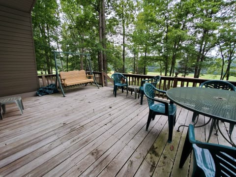 Homey Hideaway - Deck