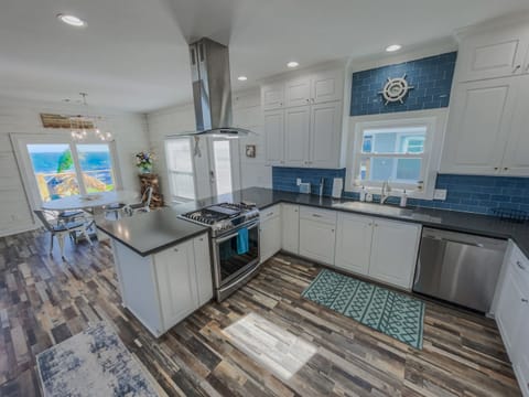 Cook you private diner in this Spacious Kitchen