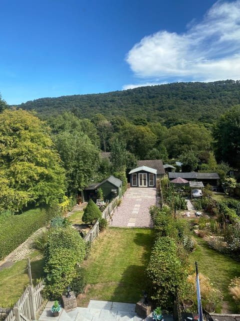 Large private garden overlooking Froggatt edge