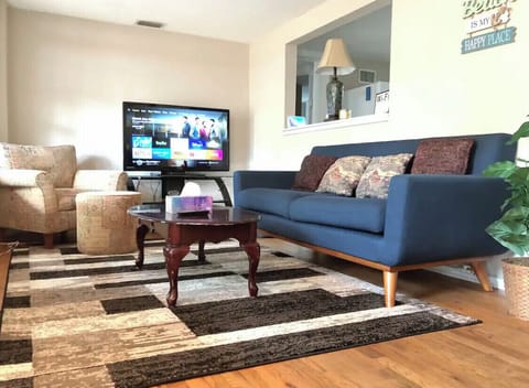 Private living room and complimentary Netflix/Hulu/HBO/Amazon music, Alexa show