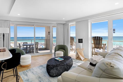 Beachside Towers II 4243 Living Room