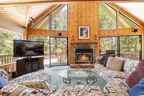Building, Furniture, Hearth, Indoors, Fireplace