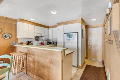 Chair, Furniture, Flooring, Room, Indoors