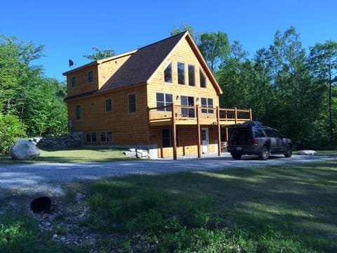 Modern rustic wood cabin ski chalet