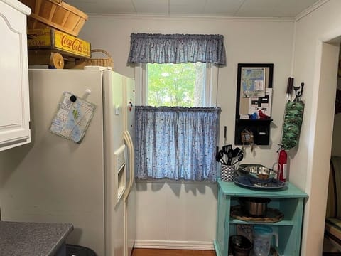 Kitchen refridgerator with ice maker/freezer