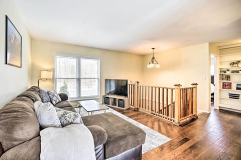 Saratoga Springs Vacation Rental | 4BR | 2BA | 1,550 Sq Ft | Stairs Required