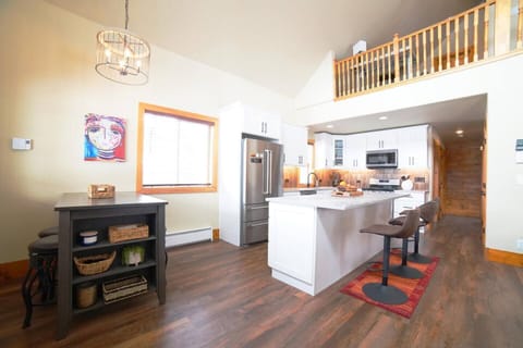 Stay in and make a meal using this well-appointed kitchen!