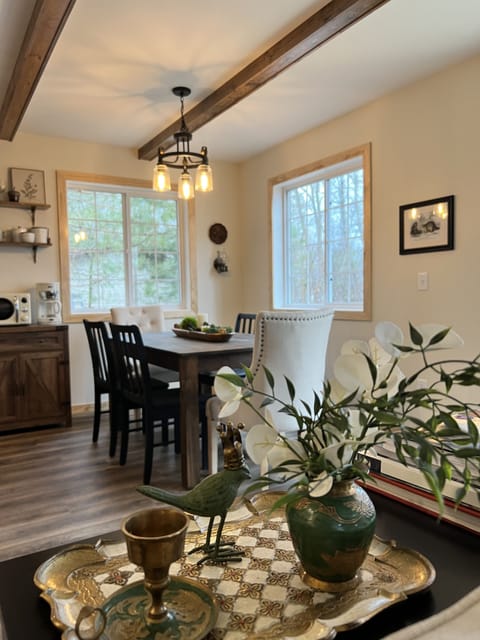 Dining room with seating for 6