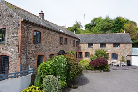 Carlane Court Complex