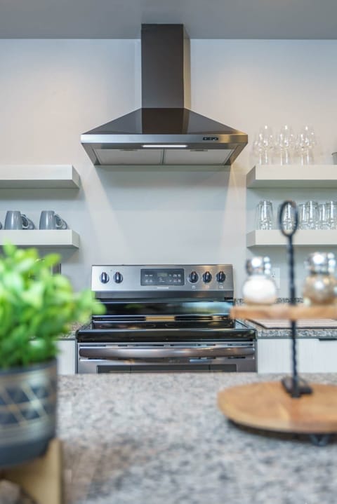 dbae44aa-20d1-4c8d-999e-cb713f477384