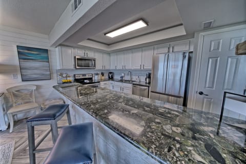 Seating at the bar allows for great entertaining while preparing meals 