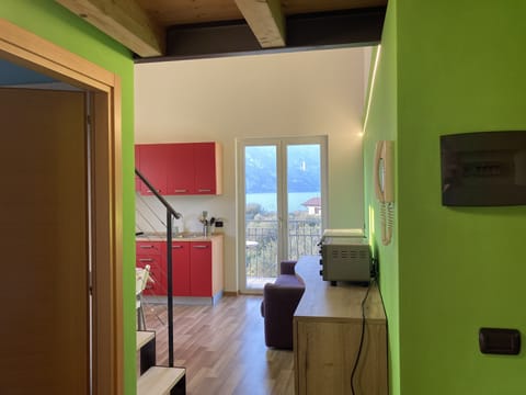 Ideal for 2 adults and 2 children with lake view and private parking space Apartment in Malcesine