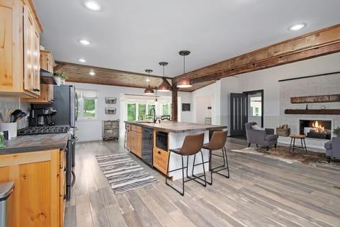 Kitchen and Dinning Area