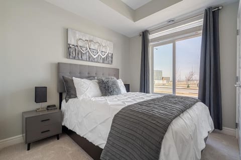 Cozy queen bed