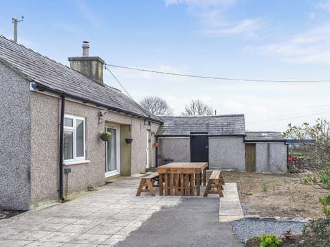 Exterior | Tyn Y Maen, Llanddeiniolen, near Bangor