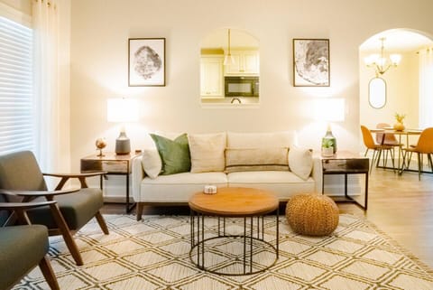 Living Room w/Streaming & Live Local TV