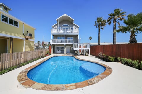 Welcome Pool Days and Dock Nights!