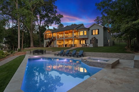 A Good Distraction- perfect lake house retreat!