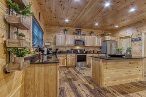 Sweet Mimosa Lodge's fully equipped kitchen