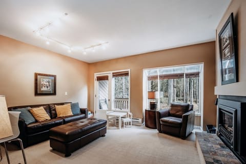 Home Decor, Furniture, Indoors, Living Room, Couch