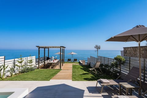 Stimulating pool surroundings.