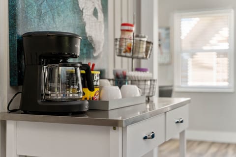 Groovy, Family-Friendly A-Frame: 30-40 min to Disney and Universal theme parks House in Clermont