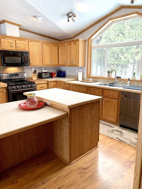 Dishwaser so you don't waste your vacation time doing dishes!