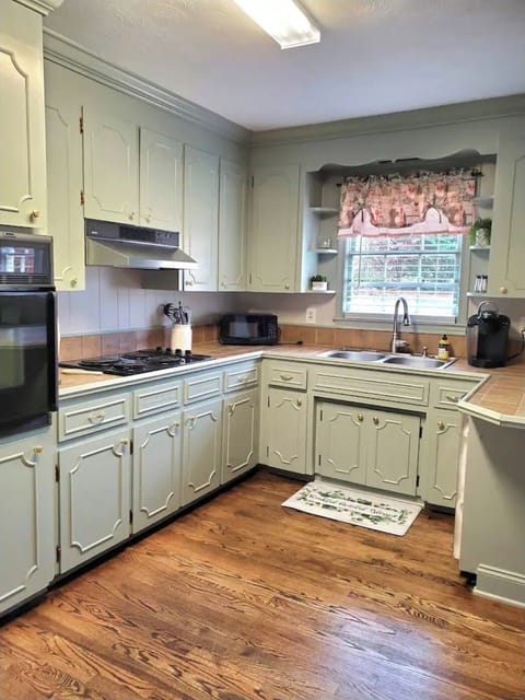 Nicely equipped kitchen.