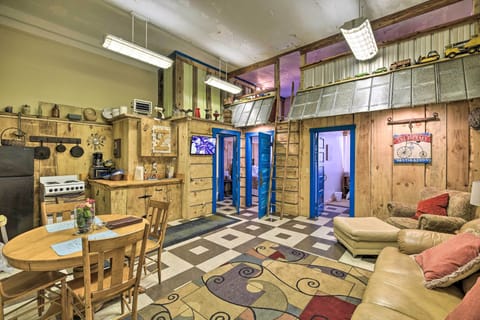 Gary Vacation Rental | 2BR | 1BA | 600 Sq Ft | Stairs Required