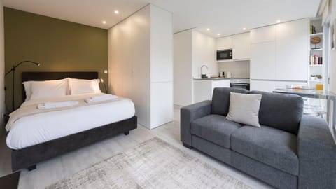 A bright open-plan studio combining comfort, modern design, and everything you need for a relaxed stay.
#studio #comfort #design #Portugal #Porto
