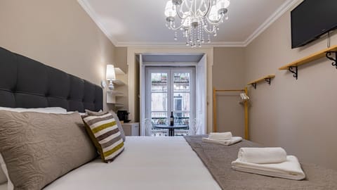Enjoy your stay in this charming apartment in the heart of Lisbon #airbnb #airbnblisbon #portugal #pt #lisbon #cozy #charming