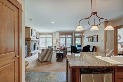 Flooring, Floor, Hardwood, Indoors, Living Room